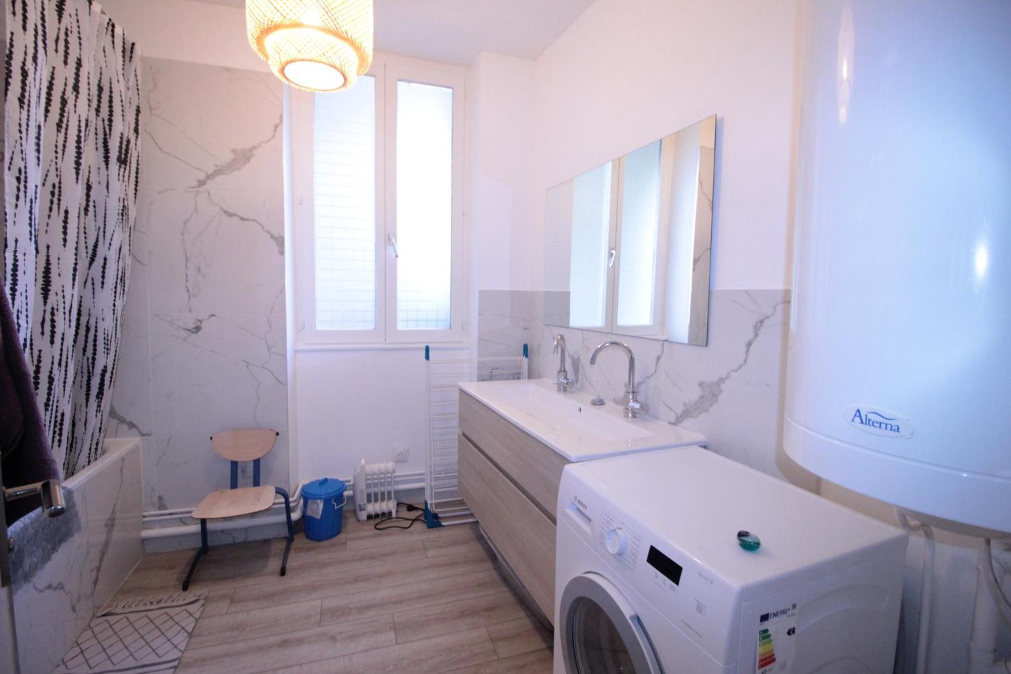 Logement Neuf "Meuse" - Hyper Centre - Parking Proche - Proche Gare - 4 Chambres - Terrasse Couverte - Wifi ! Gere Par Prestazen'Services Verdun Extérieur photo