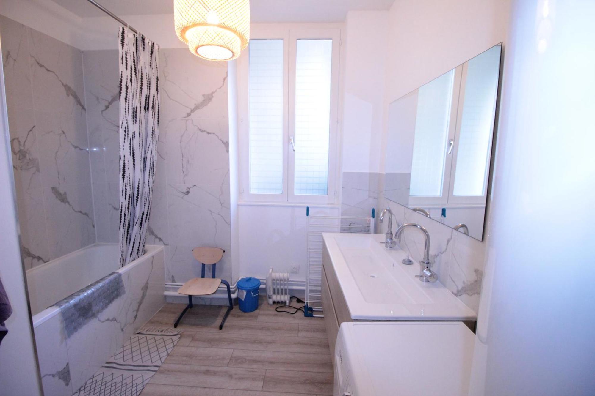 Logement Neuf "Meuse" - Hyper Centre - Parking Proche - Proche Gare - 4 Chambres - Terrasse Couverte - Wifi ! Gere Par Prestazen'Services Verdun Extérieur photo