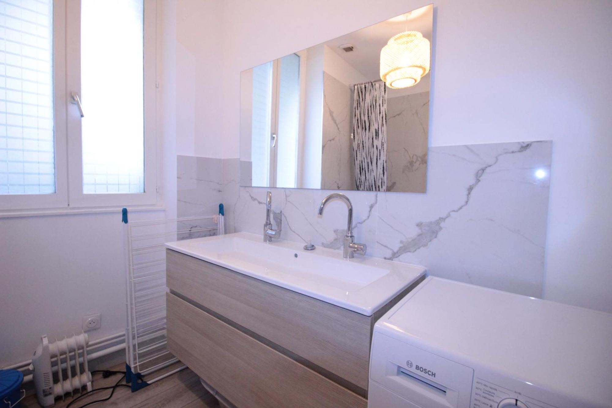 Logement Neuf "Meuse" - Hyper Centre - Parking Proche - Proche Gare - 4 Chambres - Terrasse Couverte - Wifi ! Gere Par Prestazen'Services Verdun Extérieur photo